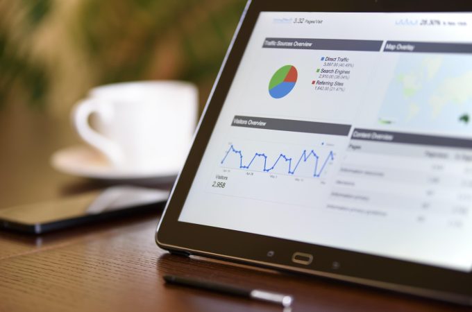 Inteligența artificială în servicii: Cum redefinește AI relația cu clientul și eficiența operațională